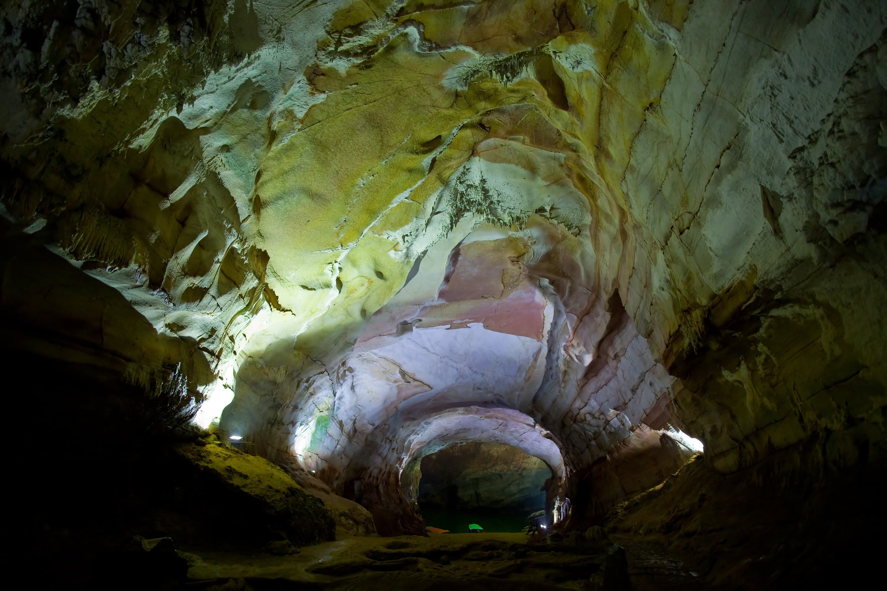 Tour Động Phong Nha – Động Thiên Đường
